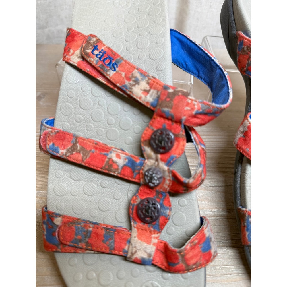 Taos Celebration Sandals Womens 11 Red Blue Abstract Print Adjustable Slides - Picture 2 of 6
